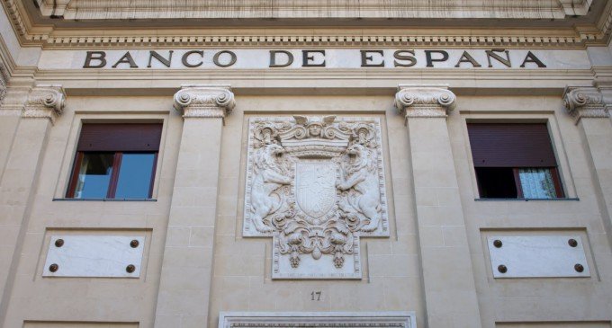 Ciudadanos exigen al gobiernos leyes que obliguen al Banco de España a ser más comprometido y responsable