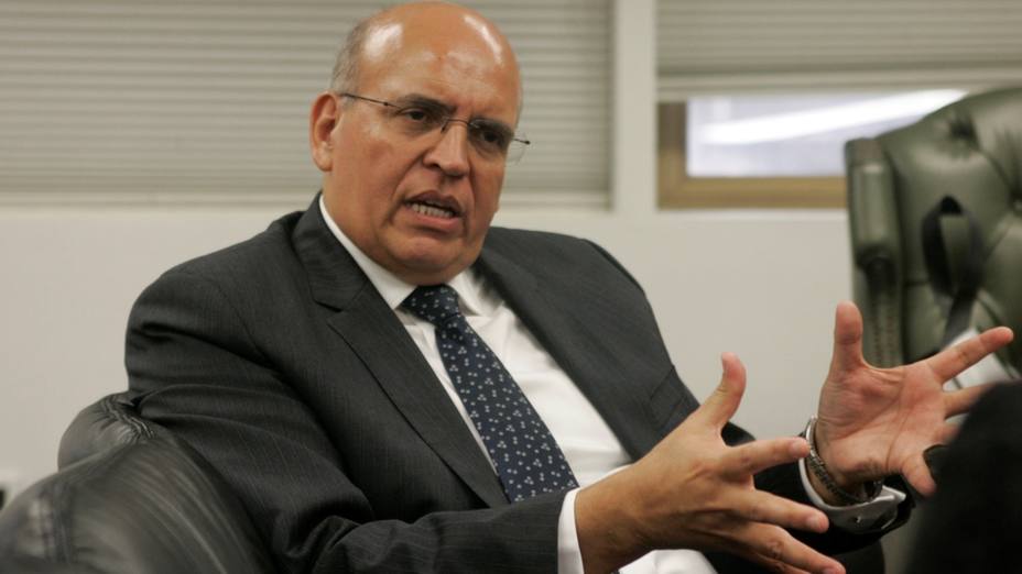 El embajador de Perú en Venezuela; Mario López Chávarri, no regresará a Venezuela; hasta que haya un cambio en la situación por la cual atraviesa el país. Además; en sus declaraciones expresó de manera contundente que en Venezuela existe un sistema de "desmantelamiento de las organizaciones democráticas".