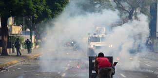 GNB Y PNB arremeten contra manifestantes