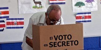 Costa Rica escoge presidente entre un predicador evangélico y un exministro