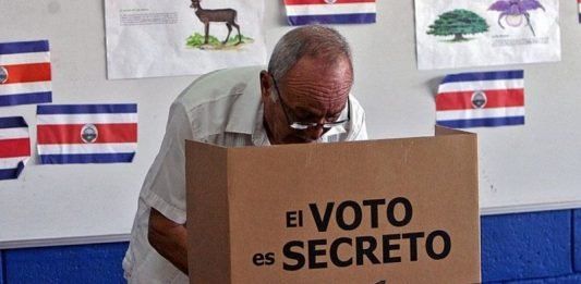Costa Rica escoge presidente entre un predicador evangélico y un exministro