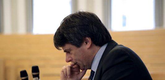 Supremo rechaza petición de Puigdemont de no ser llamado "huido"