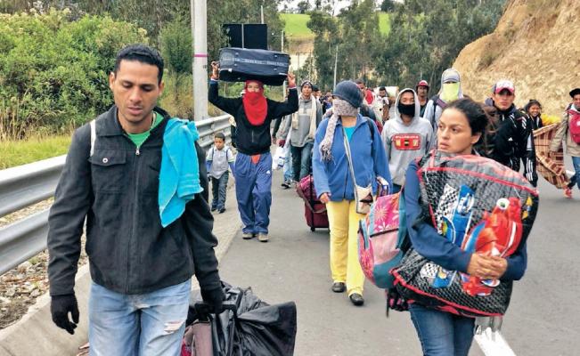 Retorno de migrantes: Maduro ordena creación de un puente aéreo.