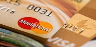 Tarjetas Visa y Mastercard pagan 5.350 millones de euros por pactar comisiones