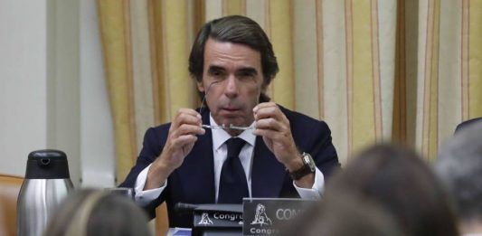 Aznar negó existencia de caja "B" en el PP