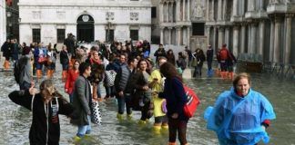 El temporal italiano anega Venecia