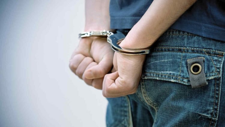 En Portugal condenan a 1 año y medio de presión a hombre por robar 6 euros