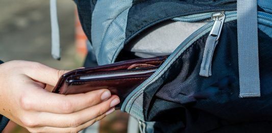 En Portugal condenan a 1 año y medio de presión a hombre por robar 6 euros