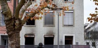 Incendio en edificio deja seis muertos