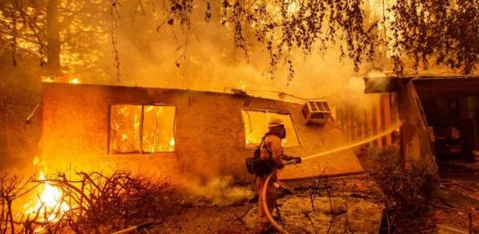 Nueve muertos tras incendios en California