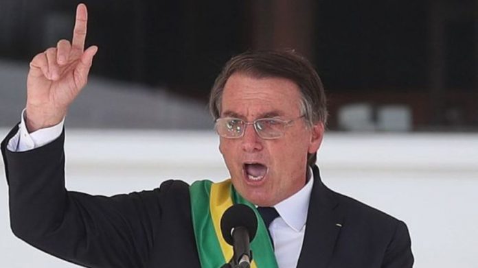 Bolsonaro en su discurso en el Palacio del Planalto