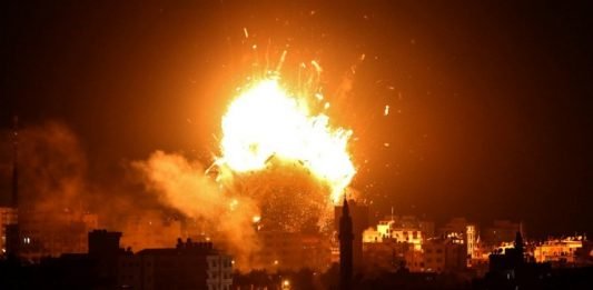 Israel ataca posiciones en Gaza en represalia por cohetes
