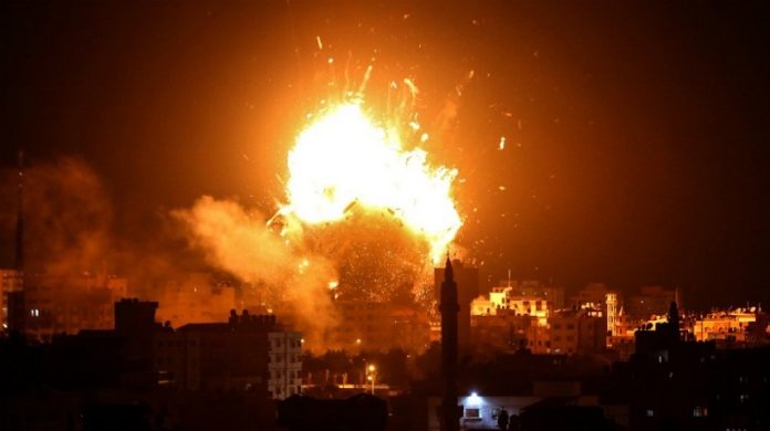 Israel ataca posiciones en Gaza en represalia por cohetes