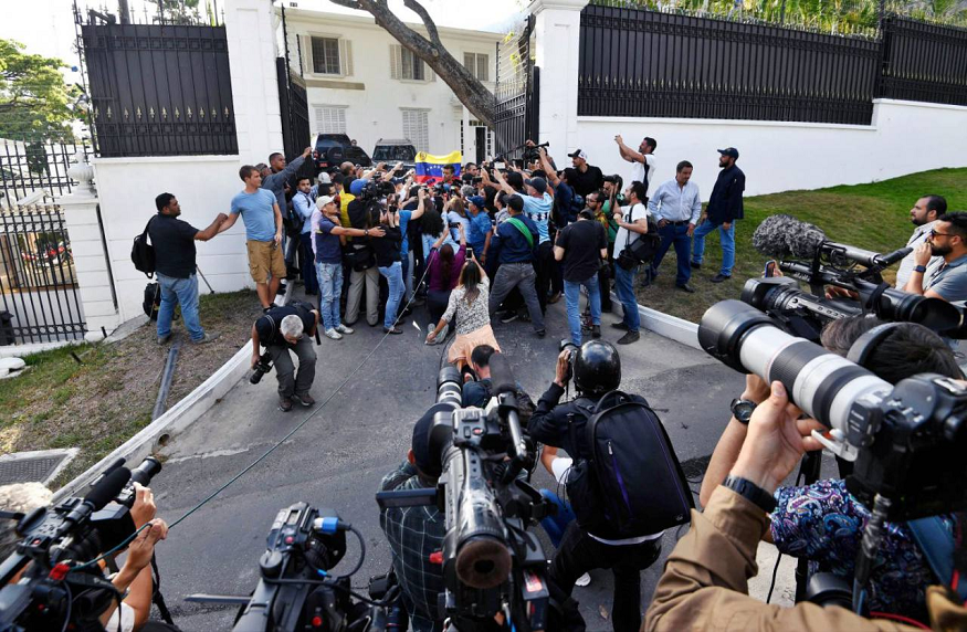 Venezuela: España limitará la actividad política de Leopoldo López en su embajada en Caracas