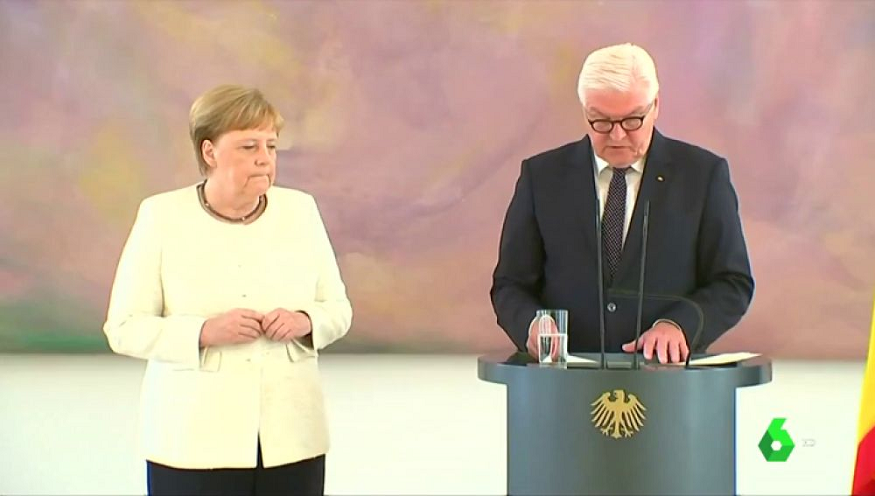 Angela Merkel vuelve a sufrir temblores en un acto en Berlín 