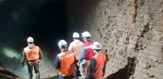 Chile: rescataron a uno de los tres mineros atrapados