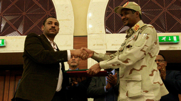 Oposición y militares firman un acuerdo político para la transición en Sudán