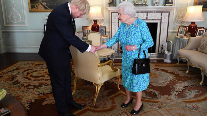 Brexit: Johnson pedirá a la Reina que suspenda el parlamento