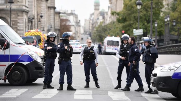 ataque cuatro policías muertos en francia