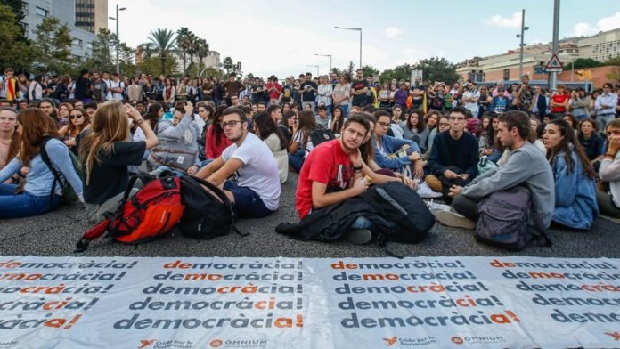 estudiantes en huelga en cataluña por la sentencia del procés